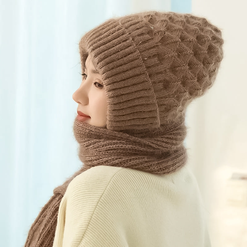 Mia | Comfortable Knitted Hat and Scarf