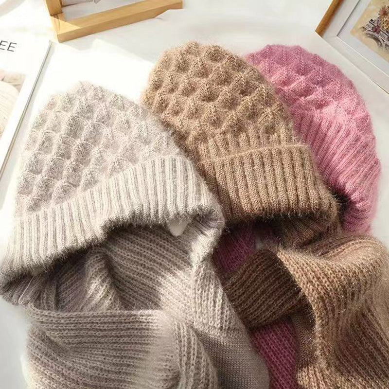 Mia | Comfortable Knitted Hat and Scarf