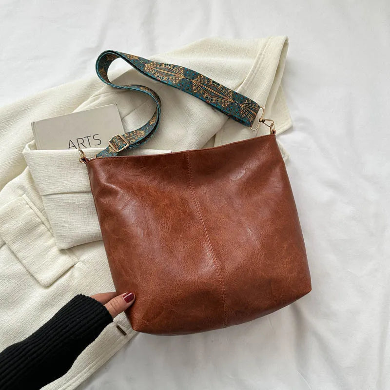 Emma | Vintage leather shoulder bag