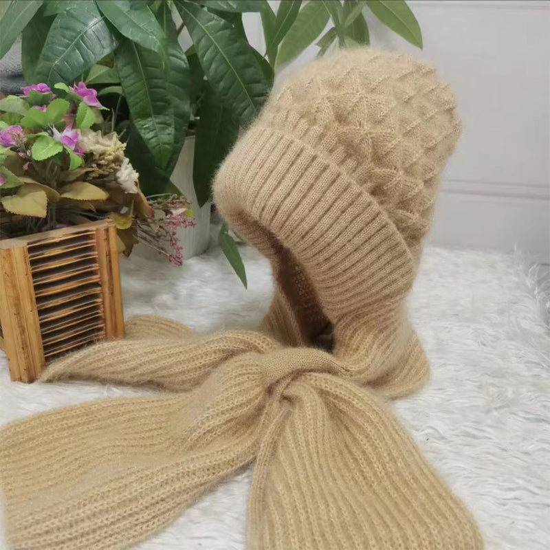 Mia | Comfortable Knitted Hat and Scarf