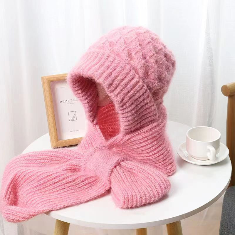 Mia | Comfortable Knitted Hat and Scarf